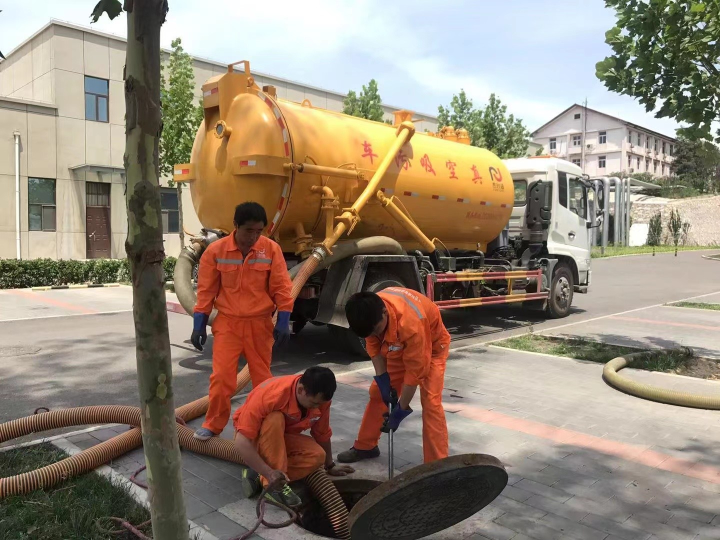 琅琊化粪池清理与5-8吨吸粪车施工效率分析
